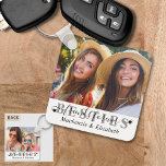 Moderne BESTEMMINGSvrienden Foto voor eeuwig Chic  Sleutelhanger<br><div class="desc">Creëer een sleutelhanger van de keepaardfoto voor uw beste vriend die 1 of 2 afbeeldingen en de titel BESTIES met de woorden FRIENDS FOREVER in een moderne handgeschreven manuscripttypografie kenmerkt die met hart als bekleding in zwart en grijs tegen een editable witte achtergrond wordt geaccentueerd en met namen of uw...</div>