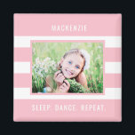 Moderne bewerkbare kleurenfoto-magneet met strepen magneet<br><div class="desc">Fotocadeaus zijn de beste cadeaus! Gemakkelijk aan te passen met uw tekst en/of foto(s) voor een op maat gemaakte look. Ontworpen door Berry Berry Sweet,  moderne kantoorartikelen en gepersonaliseerde cadeaus. Bezoek onze website op www.berryberrysweet.com om onze volledige productlijnen te bekijken.</div>