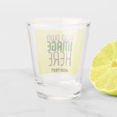 MODERNE BEWERKBARE PASTELGELE AFBEELDING TEKST SJA SHOT GLAS (Achterkant)