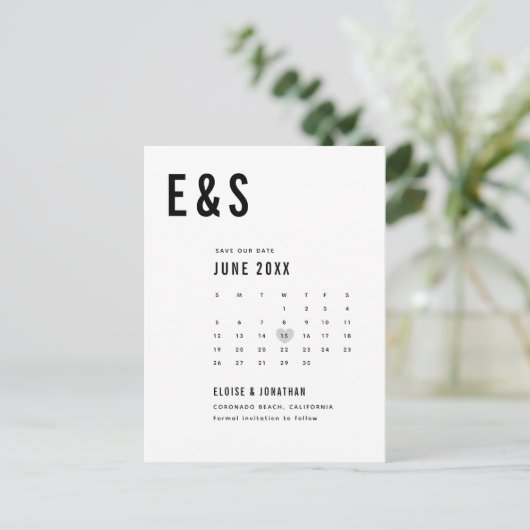 Moderne Big Bold Monogram Kalender Bewaar de datum Briefkaart (Staand voorkant)