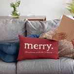 Moderne bijpassende familie minimalistische vrolij kussen<br><div class="desc">Voeg comfortabele kerstvibes toe met onze MERRY Family Name Pillow! 🎄 aanpassen met jouw tekst. Minimalistische magie voor je gezellige nest! 🎅 #MerryFamilyPillow #ChristmasDecor</div>