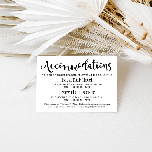 Moderne Black Script Wedding Accommodations Informatiekaartje