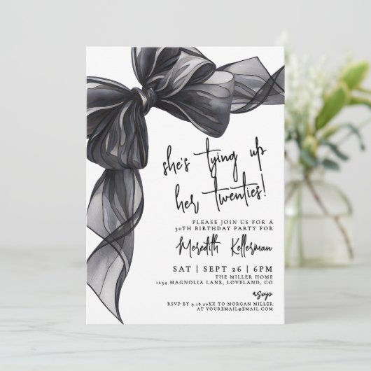 Moderne Black White Bow Verjaardagsfeest Kaart (Staand voorkant)