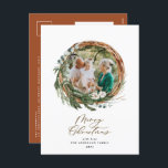 Moderne bladzijden met vrolijk kerstscript feestdagenkaart<br><div class="desc">Moderne minuscule bladerdak met Merry kerstmis briefkaart. Met de hand geschilde eucalyptus,  een minimale bladermassa en een moderne rustige rivierkreet geven deze vakantiekaart een luxueus gevoel. In de klas groenen,  browsen en grays.</div>