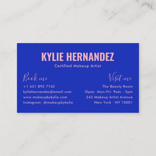 Moderne blauw en roze vet typografie make-up artis visitekaartje (Achterkant)