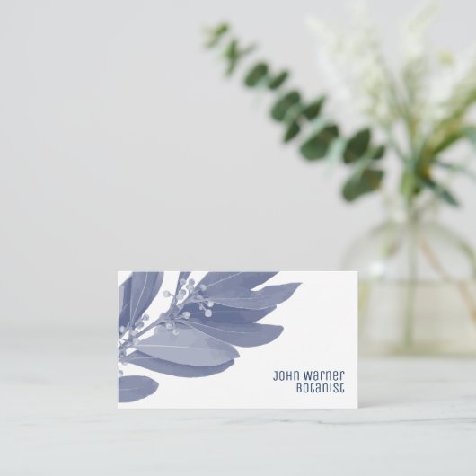 Moderne blauw en witte botanische bladeren botanis visitekaartje (Staand voorkant)