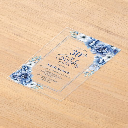 Moderne Blauwe Bloemen 30e Verjaardagsfeest Acryl Uitnodigingen (Laagn)