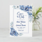 Moderne Blauwe Bloemen Huwelijk Save the Date Kaart (Staand voorkant)