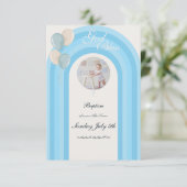 Moderne blauwe doop met aangepaste foto RSVP (Staand voorkant)