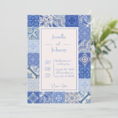 Moderne blauwe en witte mediterrane Tegels bruilof Kaart (Staand voorkant)