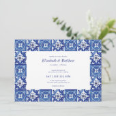 Moderne blauwe en witte mediterrane Tegels bruilof Kaart (Staand voorkant)