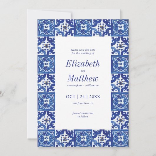 Moderne blauwe en witte mediterrane Tegels bruilof Save The Date (Voorkant)