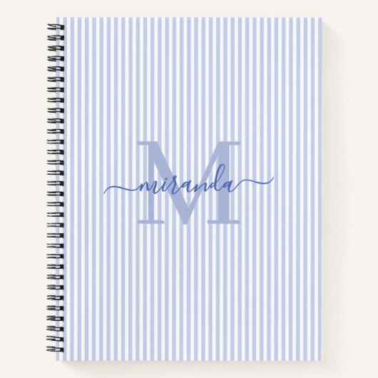 Moderne blauwe en witte strepen monogram naam notitieboek (Voorkant)