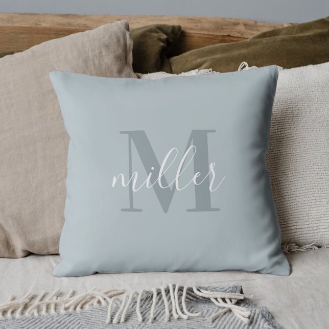 Moderne Blauwe Familienaam Monogram Kussen (Creator heeft geüpload)