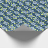 Moderne Blauwe Florale Lente Cadeaupapier (Hoek)