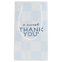 Moderne blauwe geruite baby shower klein cadeauzakje