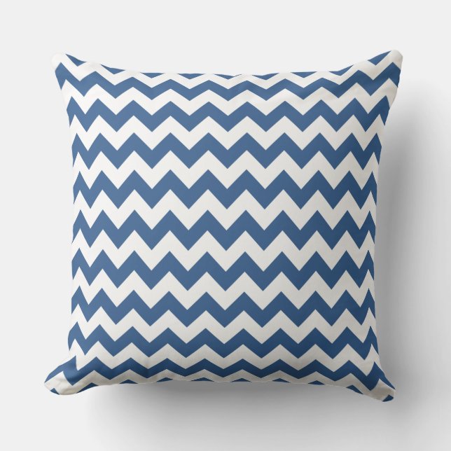 Moderne Blauwe Gestreepte Chevron Patroon Kussen (Voorkant)