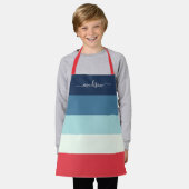 Moderne blauwe gestreepte scriptnaam kinder schort (Gedragen)