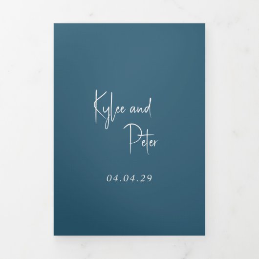 Moderne Blauwe Handgeschreven Script Elegante Trou Drieluik Uitnodiging (Cover)
