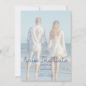 Moderne blauwe handgeschreven trouwfoto save the date (Voorkant)
