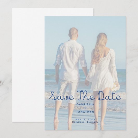 Moderne blauwe handgeschreven trouwfoto save the date (Voorkant / Achterkant)