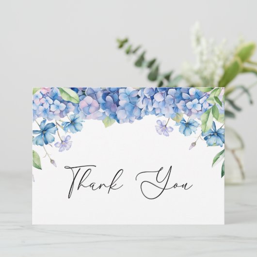 Moderne Blauwe Hortensia Bloemrijke Bruidsdouche Bedankkaart (Staand voorkant)
