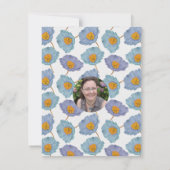 Moderne blauwe klaproos bloemige verjaardagsfeest  kaart (Achterkant)