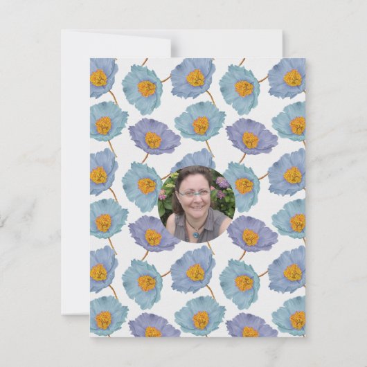 Moderne blauwe klaproos bloemige verjaardagsfeest kaart (Achterkant)