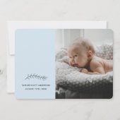 Moderne blauwe minimalistische geboorteaankondigin kaart (Voorkant)