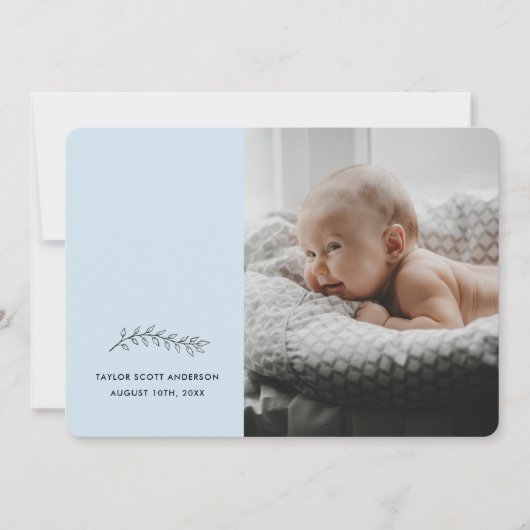 Moderne blauwe minimalistische geboorteaankondigin kaart (Voorkant)