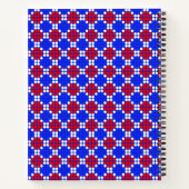 Moderne blauwe rode witte gestippelde diamanten op notitieboek (Achterkant)