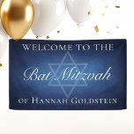 Moderne Blauwe Ster van David Bat Mitzvah Party Spandoek<br><div class="desc">Mooie diepe tinten donkerblauw creëer een textuur als water op deze formele Bat Mitzvah welkomstbanner. Elegant wit minimalistisch script op decor met de naam van uw dochter op de subtiele Star of David om haar Joodse volwassenheid te vieren.</div>