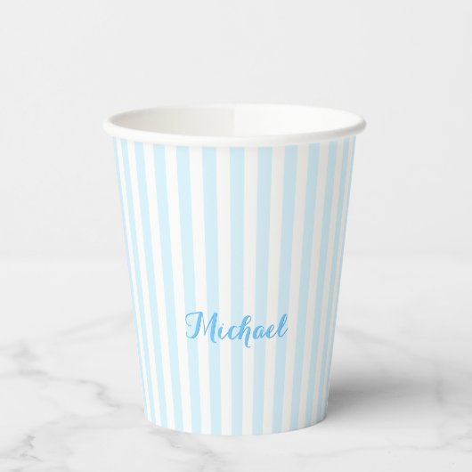 Moderne blauwe strepes Elegant Typografie Monogram Papieren Bekers (Links)