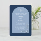 Moderne blauwe tinten boog bruiloft uitnodiging (Staand voorkant)