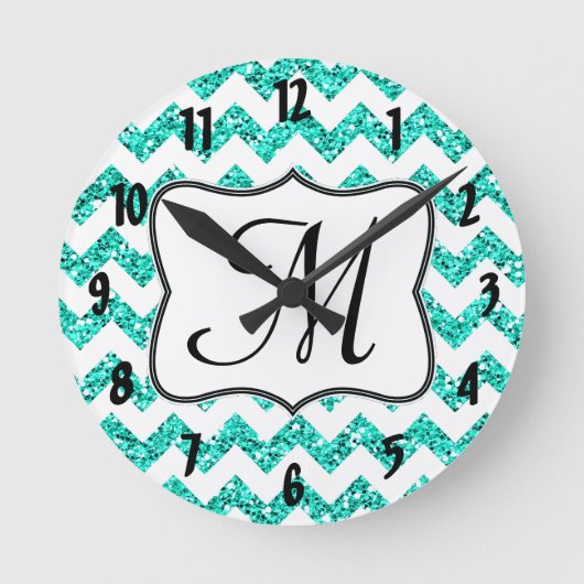 Moderne Blauwgroen Chevron Monogram Initialen wand Ronde Klok (Voorkant)