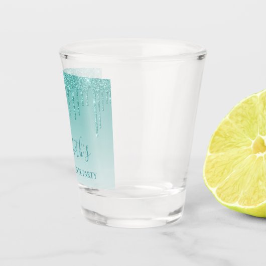 Moderne Blauwgroen Glitter Bachelorette Party Shot Glas (Rechts)