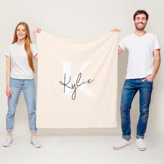 Moderne Bleke perzik gepersonaliseerde monogram na Fleece Deken (In situ)