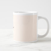 Moderne Bleke perzik gepersonaliseerde monogram na Grote Koffiekop (Rechts)