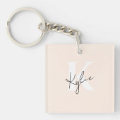 Moderne Bleke perzik gepersonaliseerde monogram na Sleutelhanger (voorkant)