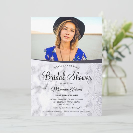 Moderne bloem witte marmeren foto bruidsdouche kaart (Staand voorkant)