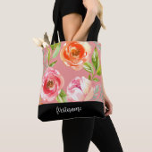 Moderne bloemen met feministisch Script-monogram Tote Bag (Dichtbij)