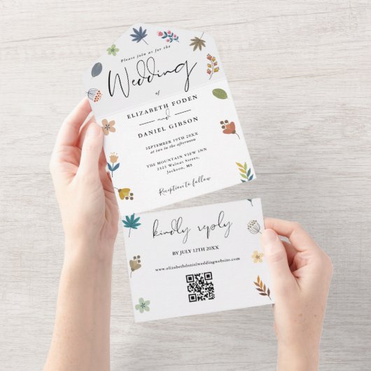 Moderne bloemencode QR elegante script bruiloft All In One Uitnodiging (Afscheurbaar)