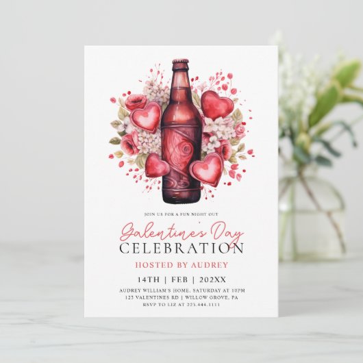 Moderne Bloemenharten Bier Galentine's Day Party Kaart (Staand voorkant)
