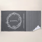 Moderne bloemenkrans naam en initiaal modern strandlaken (Voorkant)