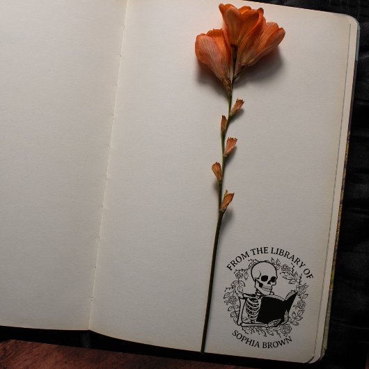 Moderne bloemenschedelboek van de bibliotheek van rubberstempel
