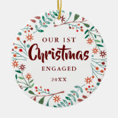 Moderne Bloemige Eerste Kerst Verloving Koppel Fot Keramisch Ornament (Voorkant)