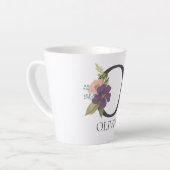 Moderne bloemige  monogram letter O Latte Mok (Linkerhoek)