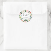 Moderne Blush Bloemen Bruiloft Classic Monogram Ronde Sticker (Tas)