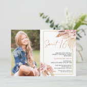 Moderne Blush Boho Bloemen Foto Sweet 16 Verjaarda Kaart (Staand voorkant)