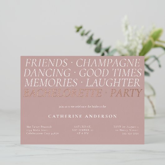 Moderne Blush Pink Fun Words Bachelorette Party Folie Uitnodiging (Staand Voorkant)